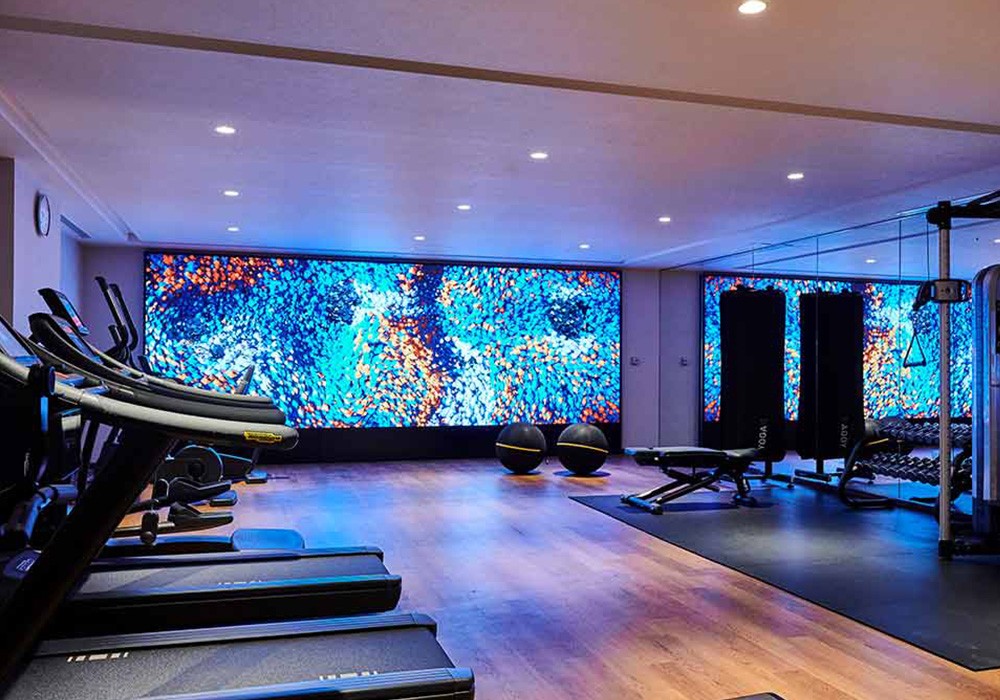 デジタルサイネージ導入 ホテルインディゴ箱根強羅