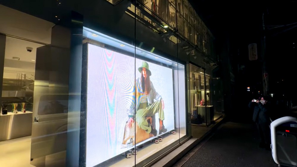 デジタルサイネージ導入 タトラス青山