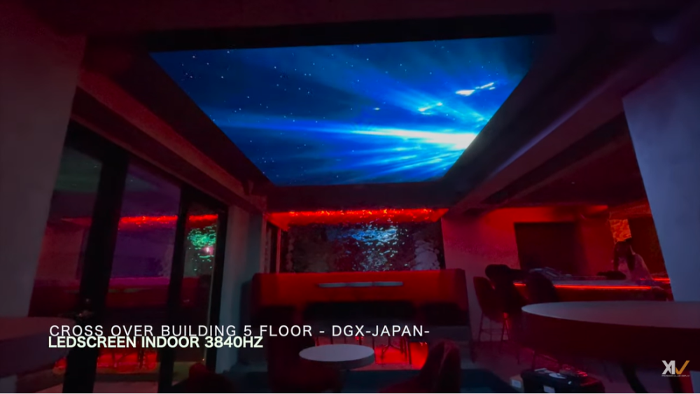 デジタルサイネージ導入 CROSS OVER BUILDING 5 FLOOR