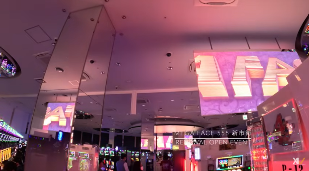 デジタルサイネージ導入 MEGA FACE 555