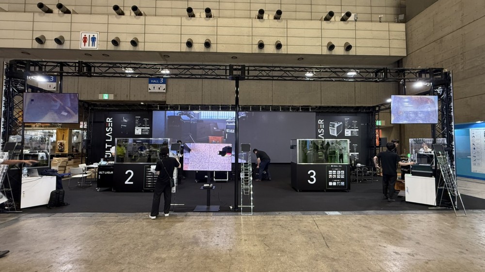 展示会ブースに超大型LEDビジョン（W9000×H2500）を導入
