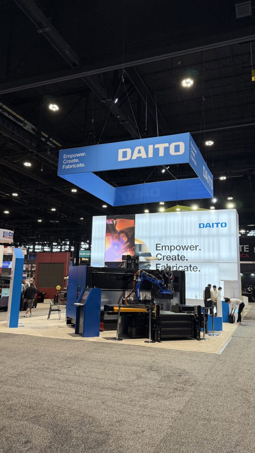 海外展示会 FABTECH2025 のブースに高輝度LEDヴィジュアルウォールを設置